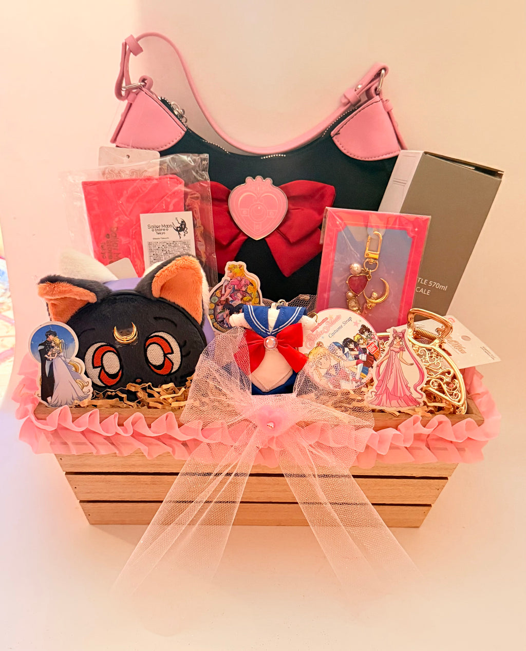 NIB Sailor Moon Gift Basket Collector Bundle | Shoulder Bag, Luna Plush, Hair Clip & Anime Accessories