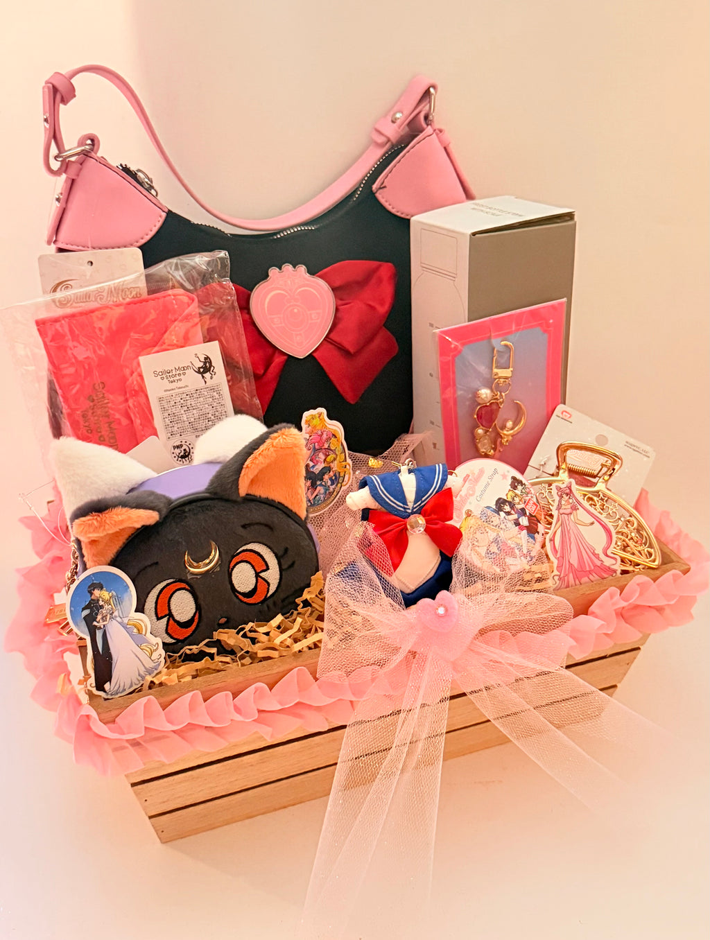 NIB Sailor Moon Gift Basket Collector Bundle | Shoulder Bag, Luna Plush, Hair Clip & Anime Accessories